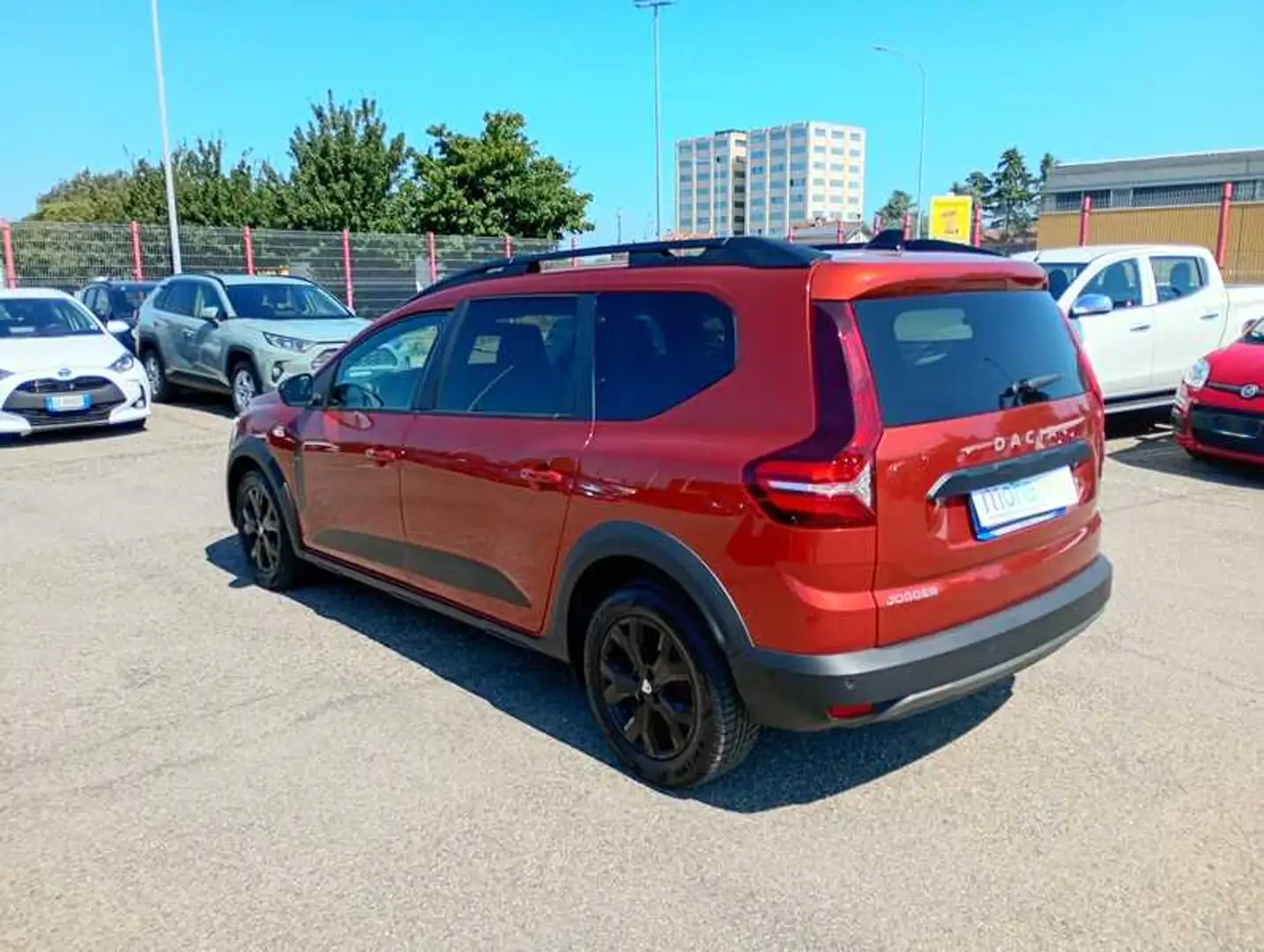 Dacia Jogger 1.0 tce Extreme UP Gpl 100 CV 7 Posti Arancione - 2
