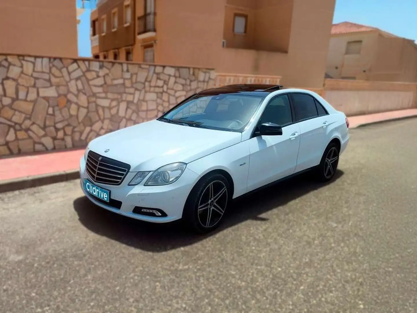 Mercedes-Benz E 220 Estate 220CDI BE Elegance Aut. Blanc - 2