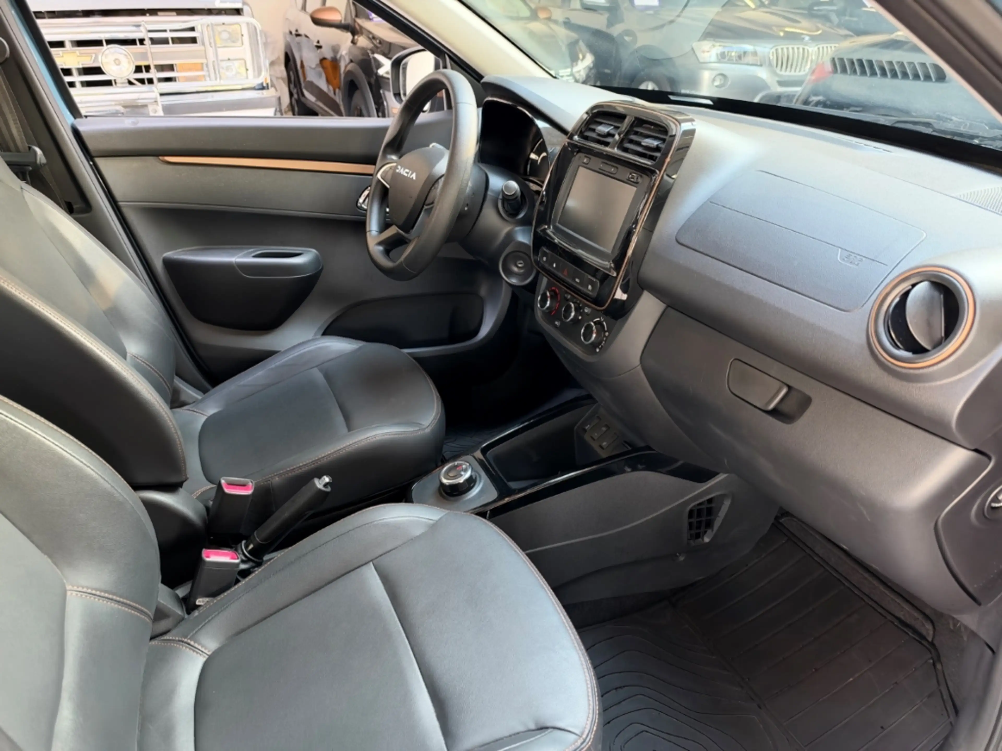 Dacia Spring Electric Extreme Scheckheft CCS-Ladedose — photo 13