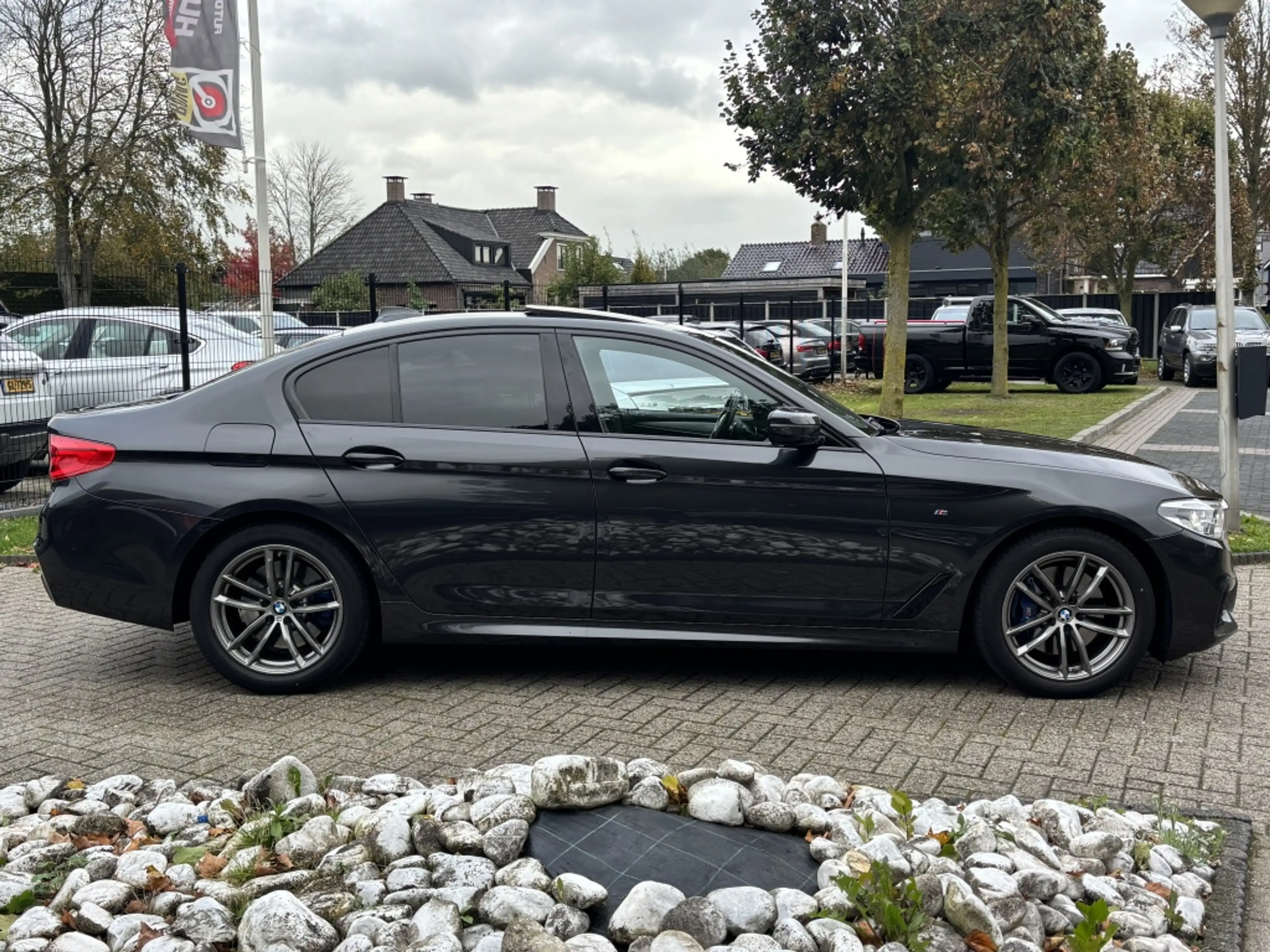 BMW 530 5-serie 530D Sedan 2019 M-Pakket Dealer Auto 1E Ei — photo 4