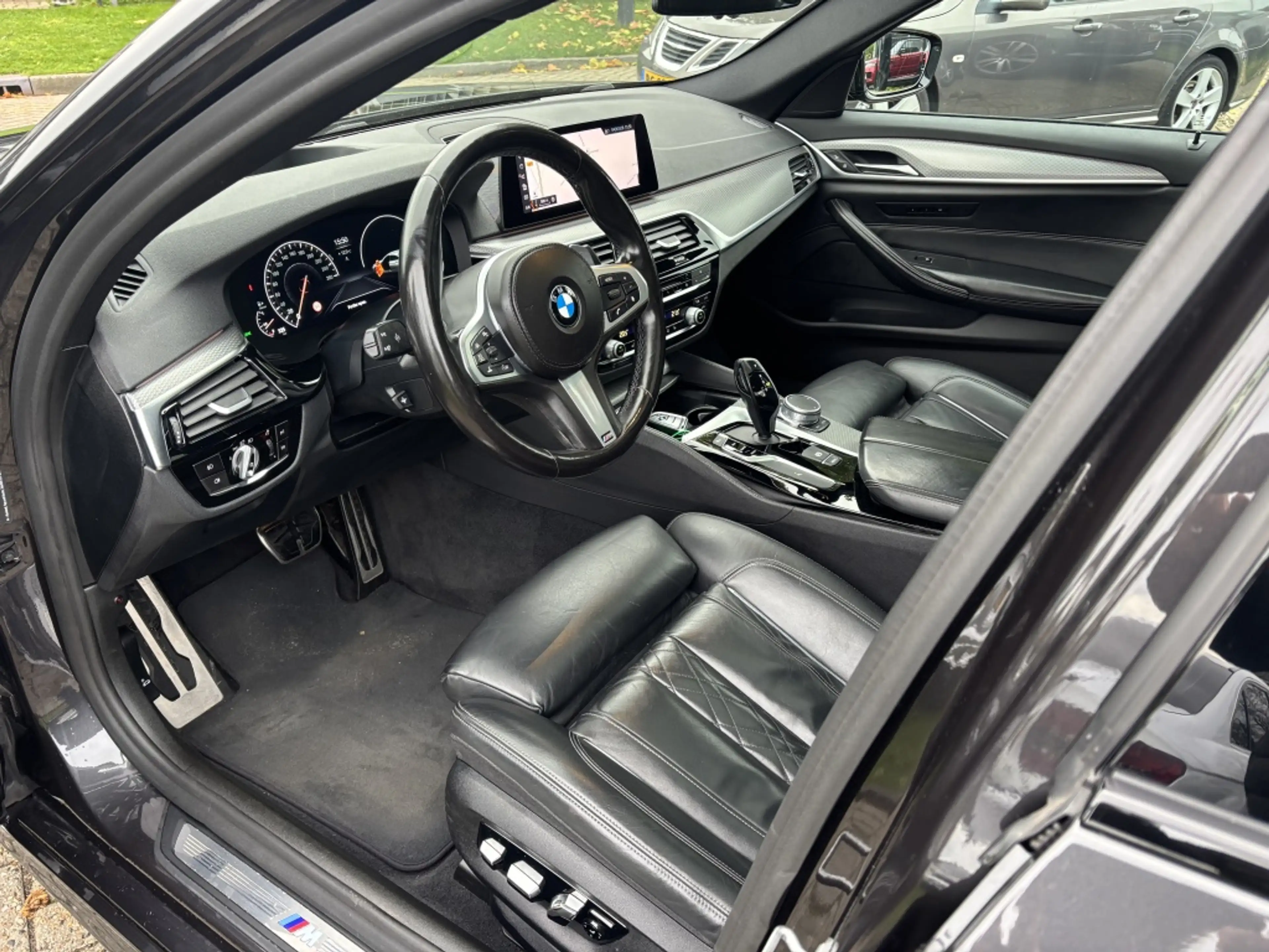 BMW 530 5-serie 530D Sedan 2019 M-Pakket Dealer Auto 1E Ei — photo 11