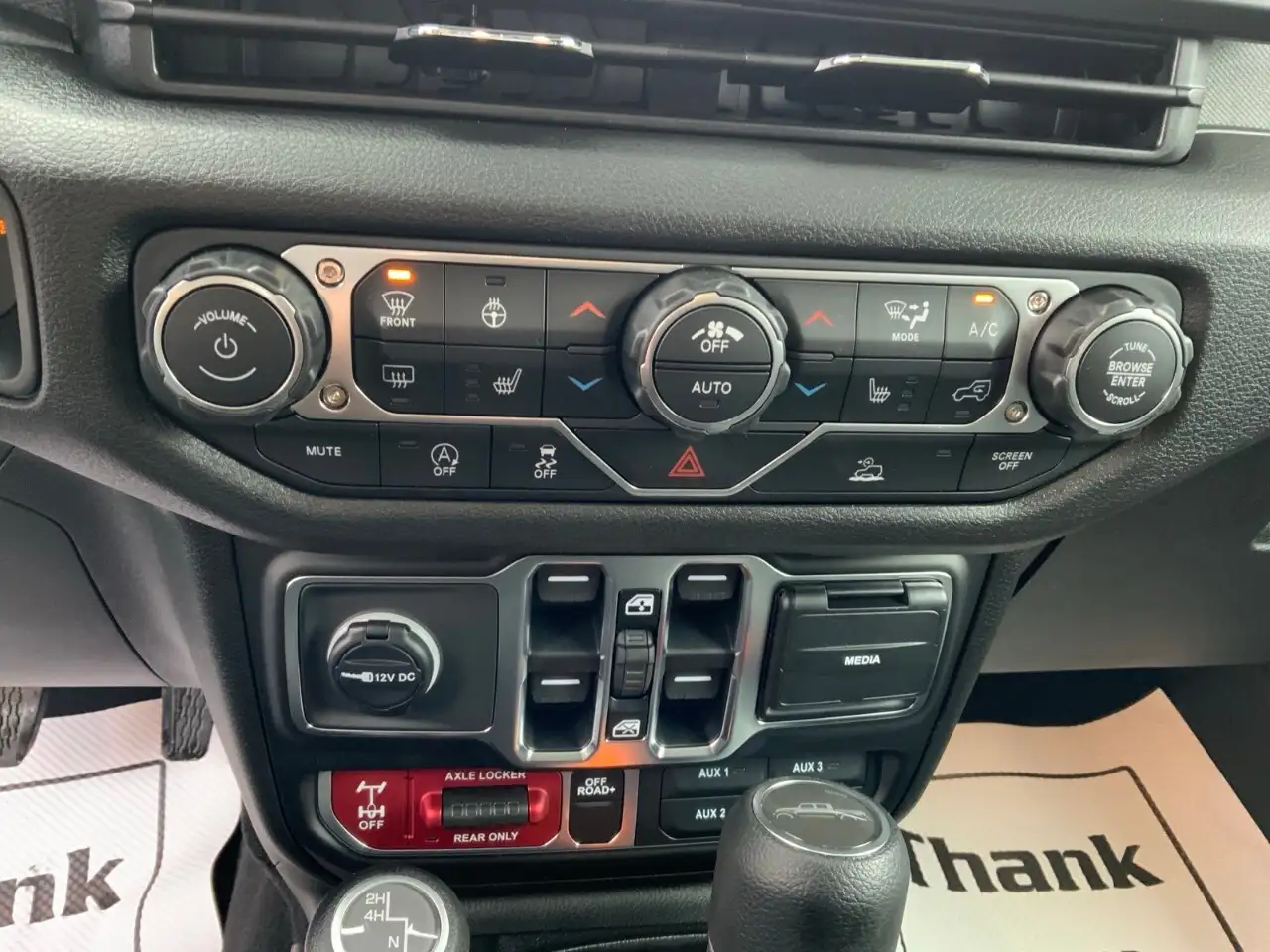 Jeep Gladiator снимка Jeep Gladiator
