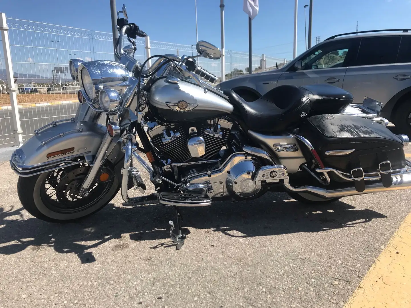Harley-Davidson Road King Edición Especial Centenario Silber - 1