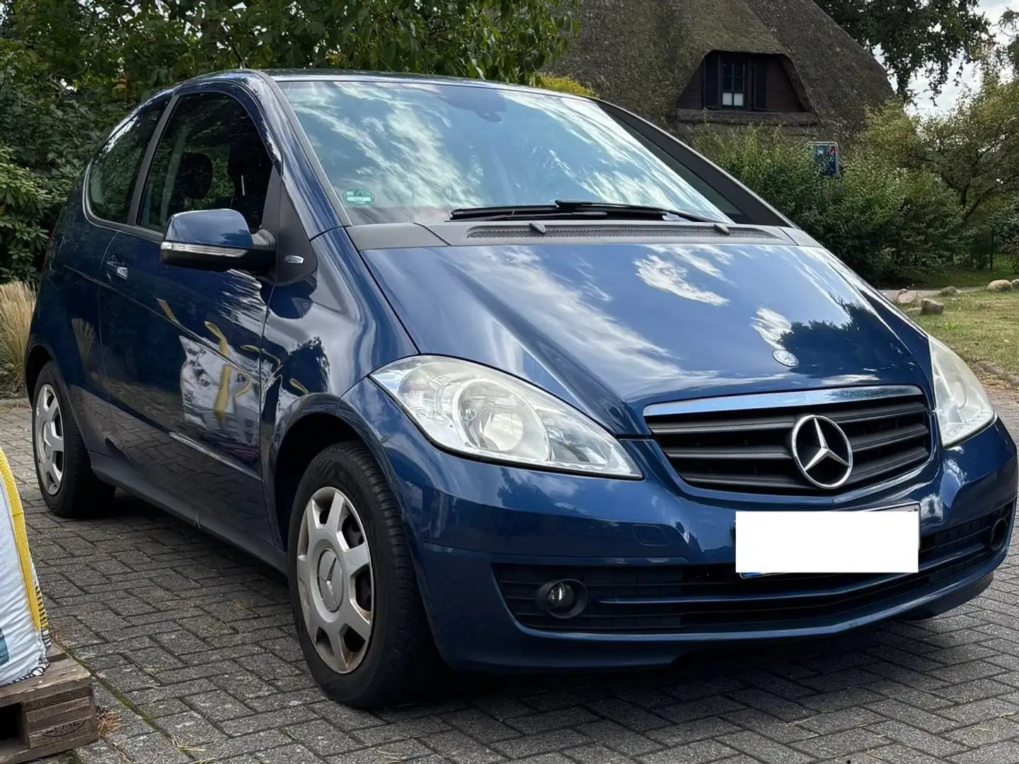 Mercedes-Benz A 150 Mercedes Benz A150 BlueEFFICIENCY inkl. AHK+HU/AU Blau - 1
