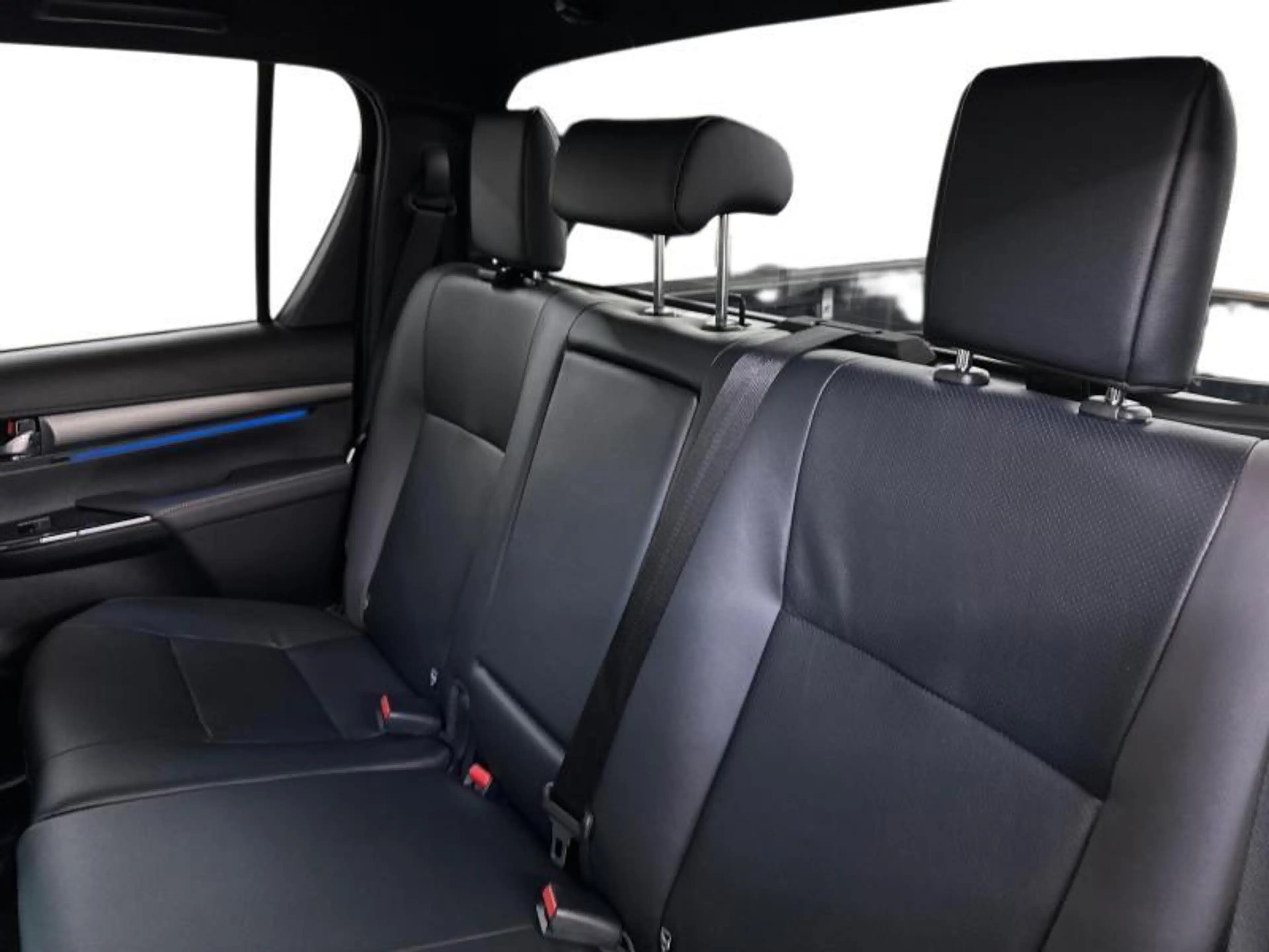 Toyota Hilux Invincible | tow bar | roll bar | roll cover — photo 10