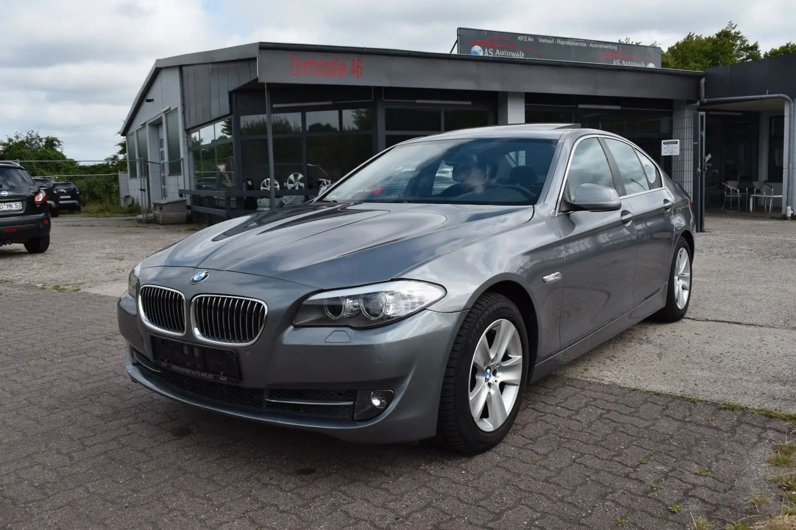 BMW 523 Baureihe 5 Lim. 523i MOTOR LÄUFT UNRUND Grigio - 1