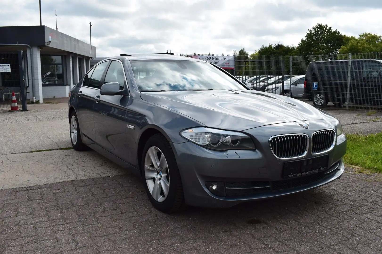 BMW 523 Baureihe 5 Lim. 523i MOTOR LÄUFT UNRUND Grigio - 2