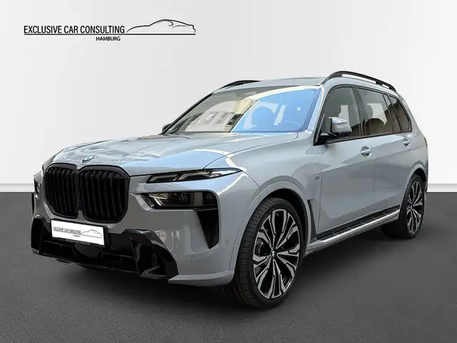 BMW X7 main image