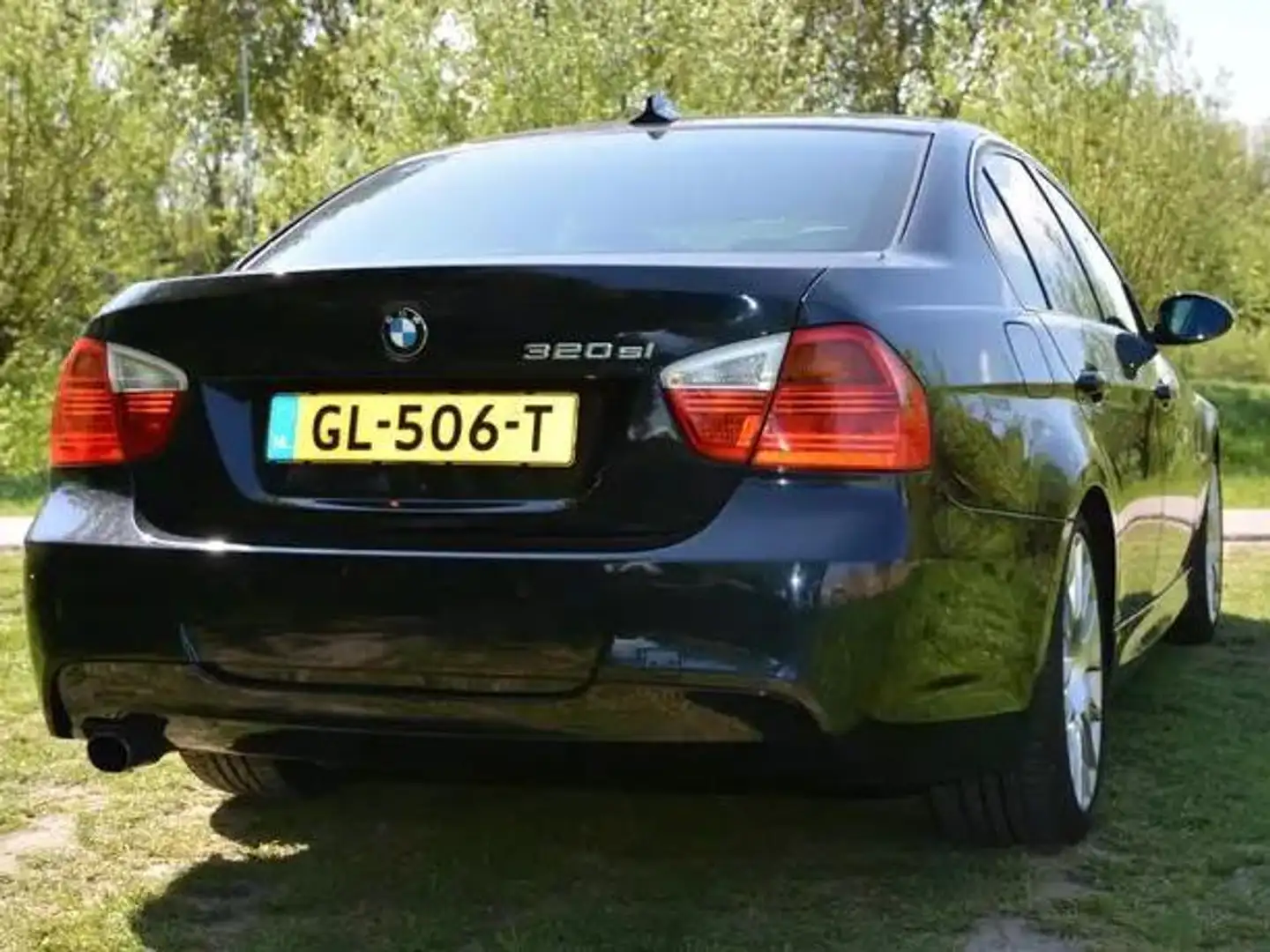 BMW 320 320si Zwart - 2