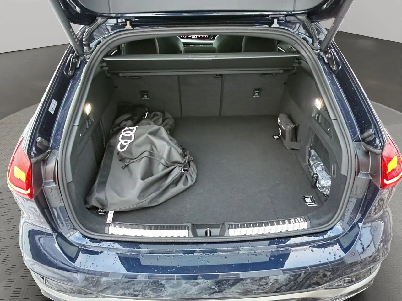 Audi A5 e-hybrid quattro S tronic+PANO+TECH PRO 16