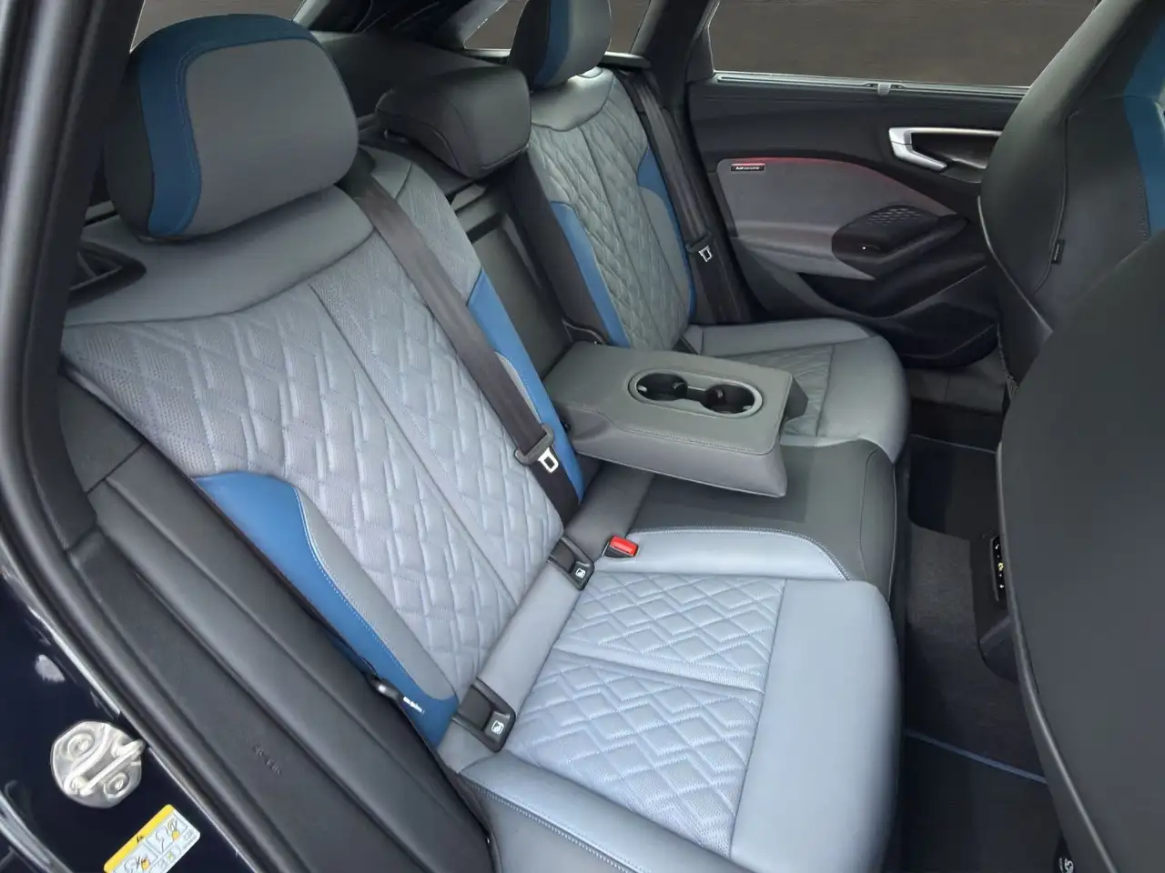 Audi A5 e-hybrid quattro S tronic+PANO+TECH PRO 15