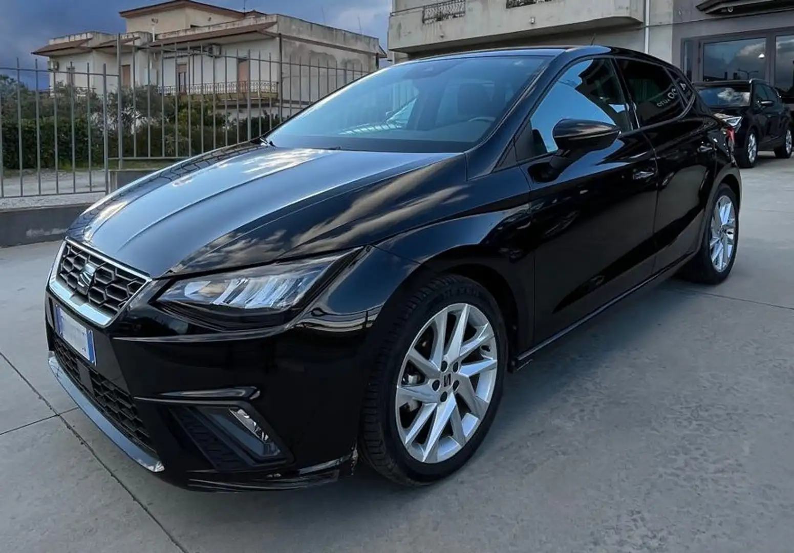 SEAT Ibiza Ibiza V 2017 1.0 ecotsi FR 95cv Negro - 1