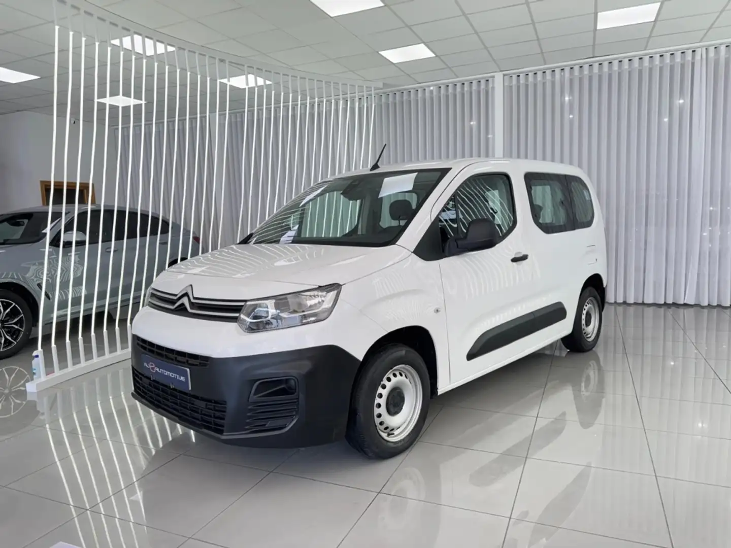 Citroen Berlingo BlueHDi Talla M Live 75 Blanc - 1