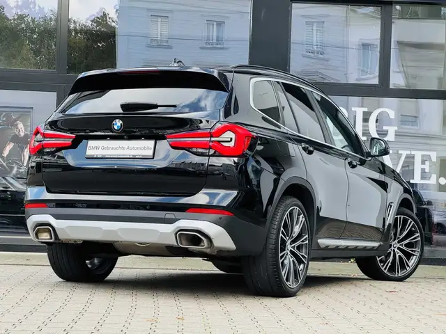 BMW X3 view 2