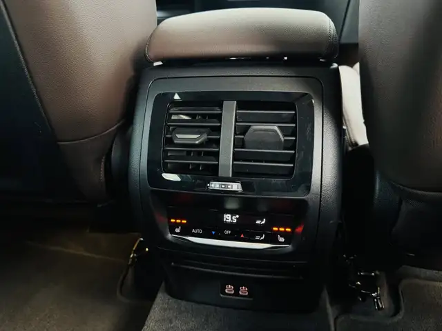 BMW X3 view 5