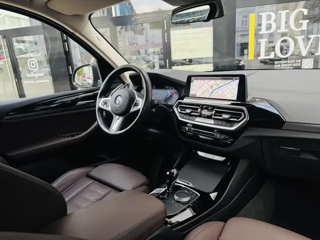 BMW X3 view 6