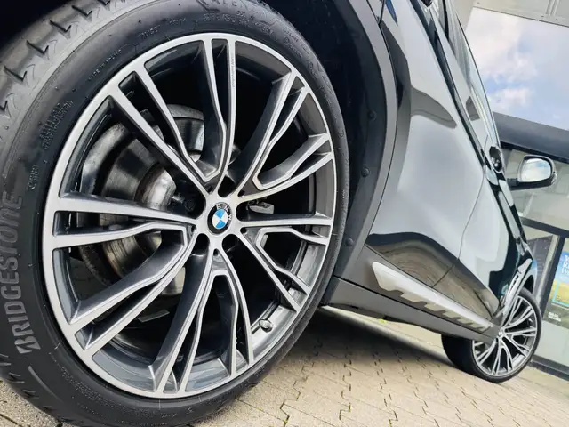 BMW X3 view 4