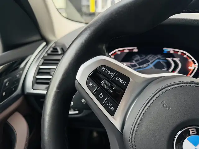 BMW X3 view 16