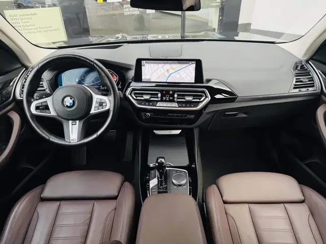 BMW X3 view 3