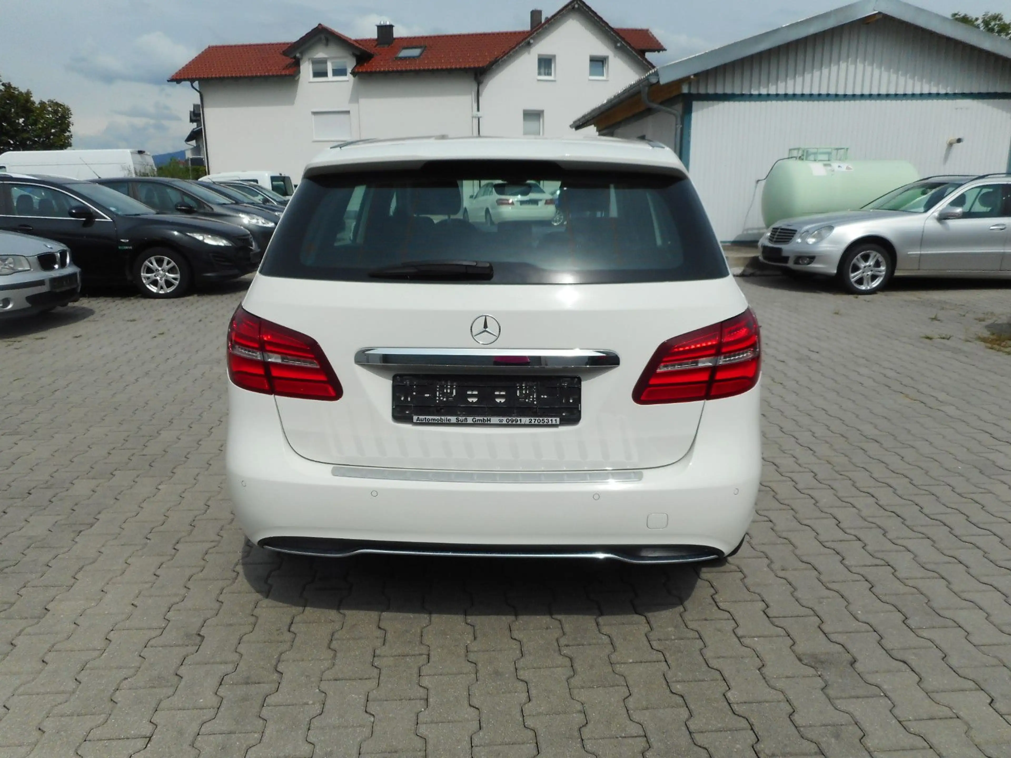Mercedes-Benz B 180 LED PDC Navi MB-werkstattgepflegt HU 03/28 — photo 8