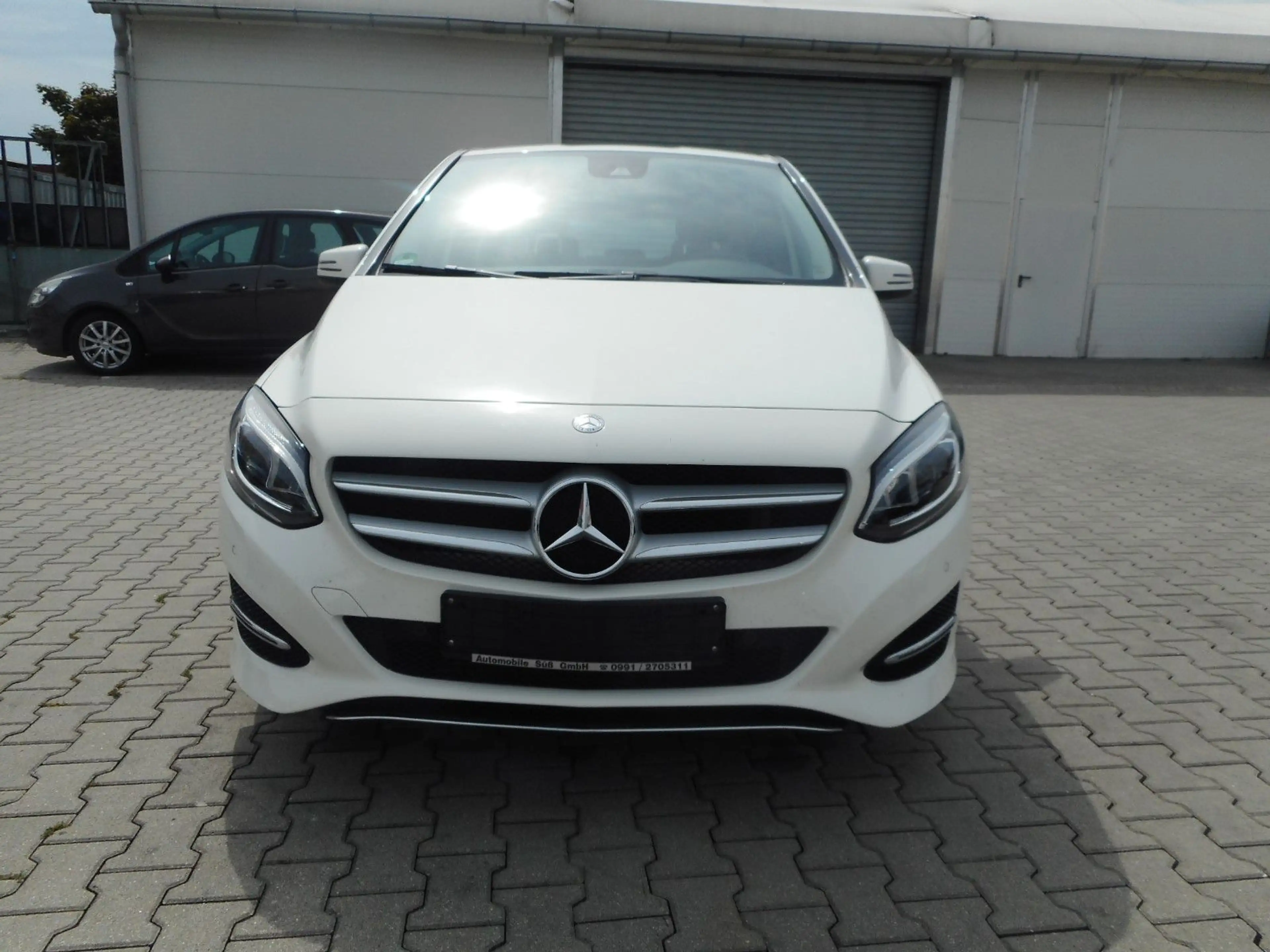 Mercedes-Benz B 180 LED PDC Navi MB-werkstattgepflegt HU 03/28 — photo 3