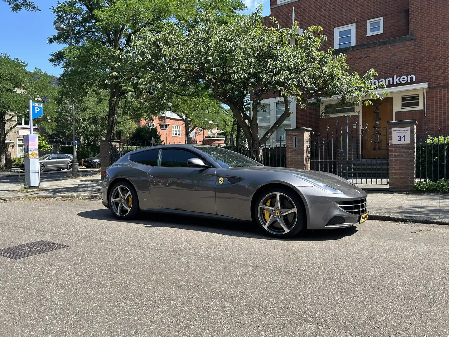 Ferrari FF 6.3 V12 Ferrari Power garantie (04/2026) Grijs - 1