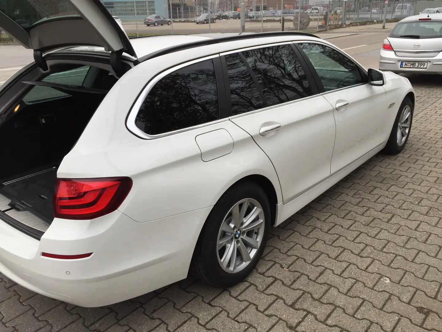 BMW 520 520d Touring Aut. Weiß - 2