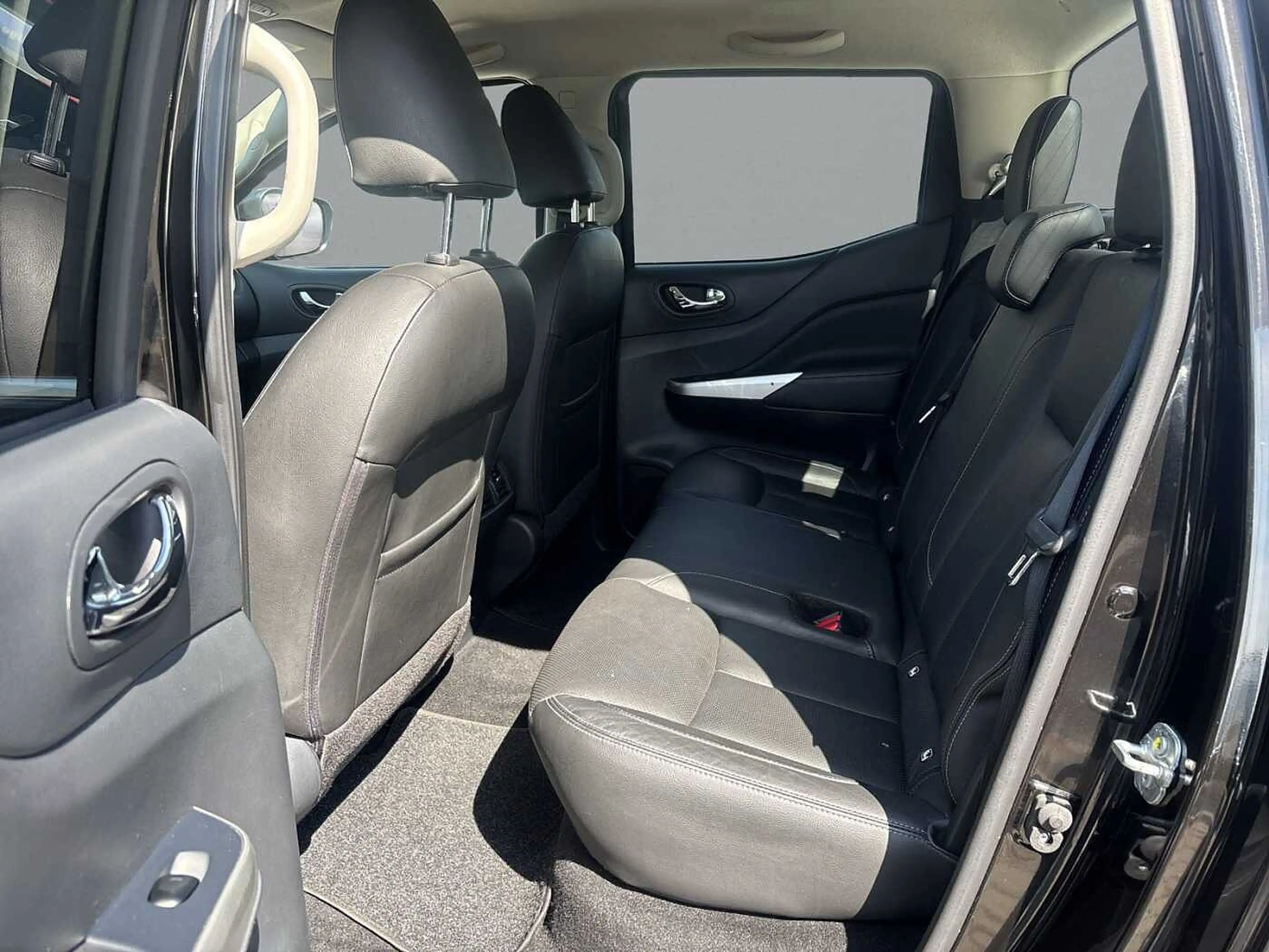 Renault Alaskan DC 4x4 dCi190 Intens AT Navi 360° LED Leder AHK — photo 12