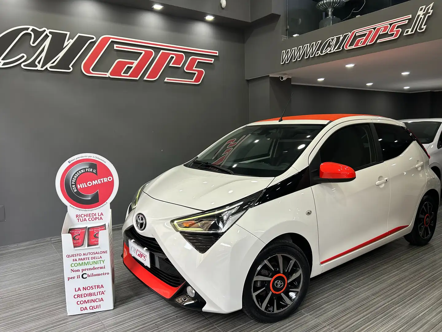 Toyota Aygo Cabrio 1.0 72cv 5p Orange FULL TettoApribile Alb - 1