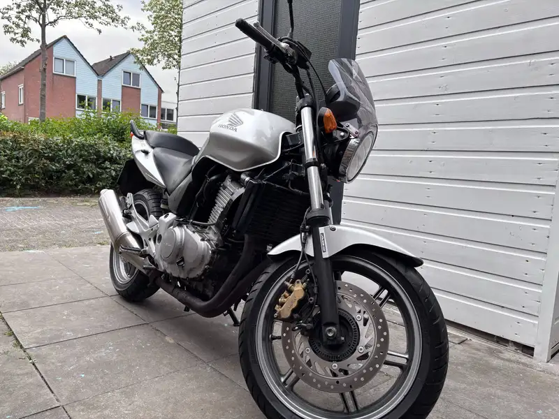 Honda CBF 500 - foto 2