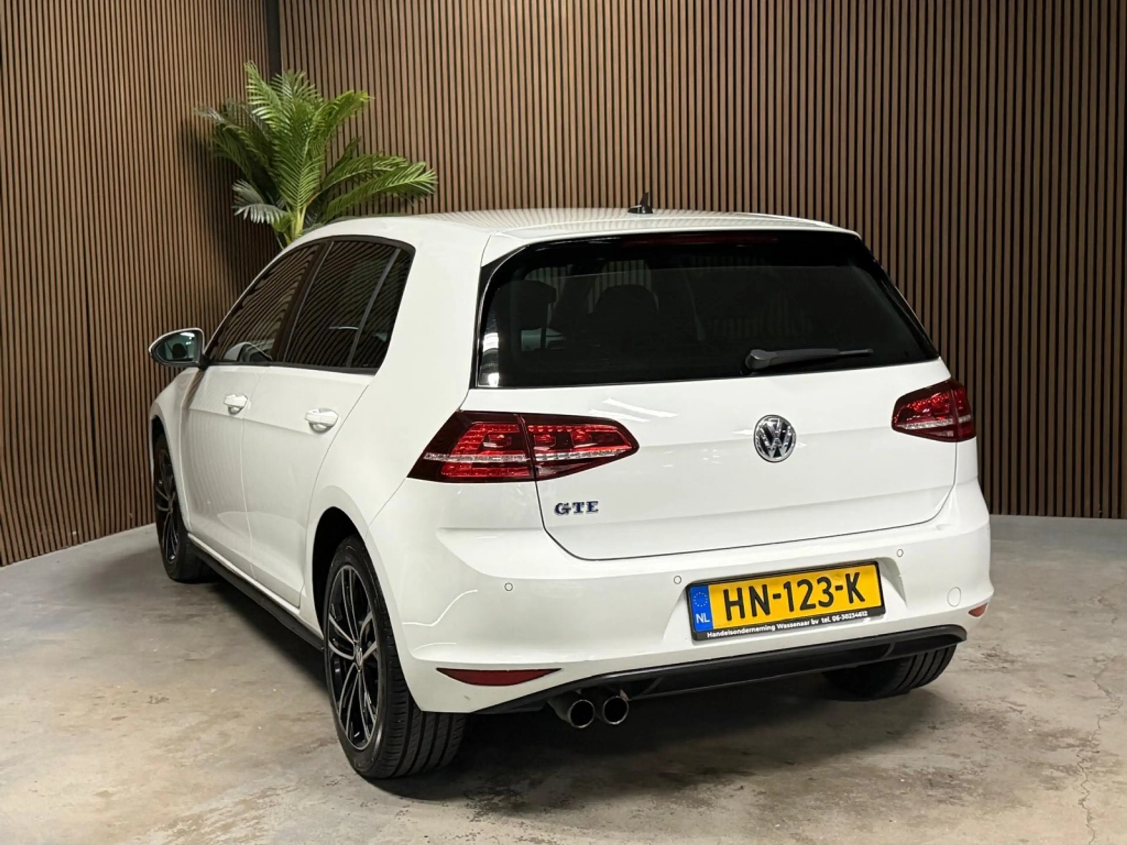 Volkswagen Golf GTE 1.4 TSI — photo 4