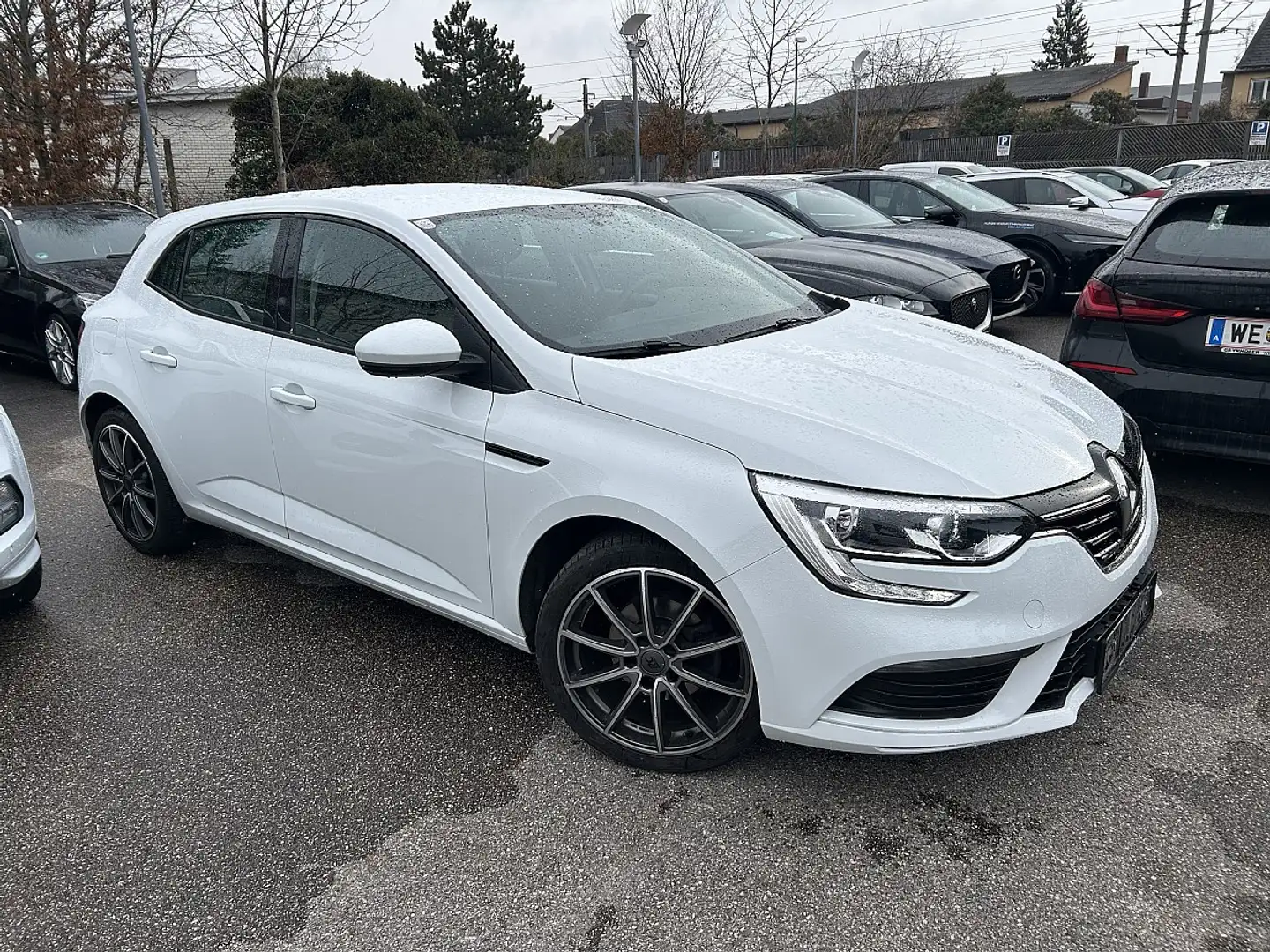 Renault Megane Mégane Life TCe 100 PF / AHK Weiß - 2
