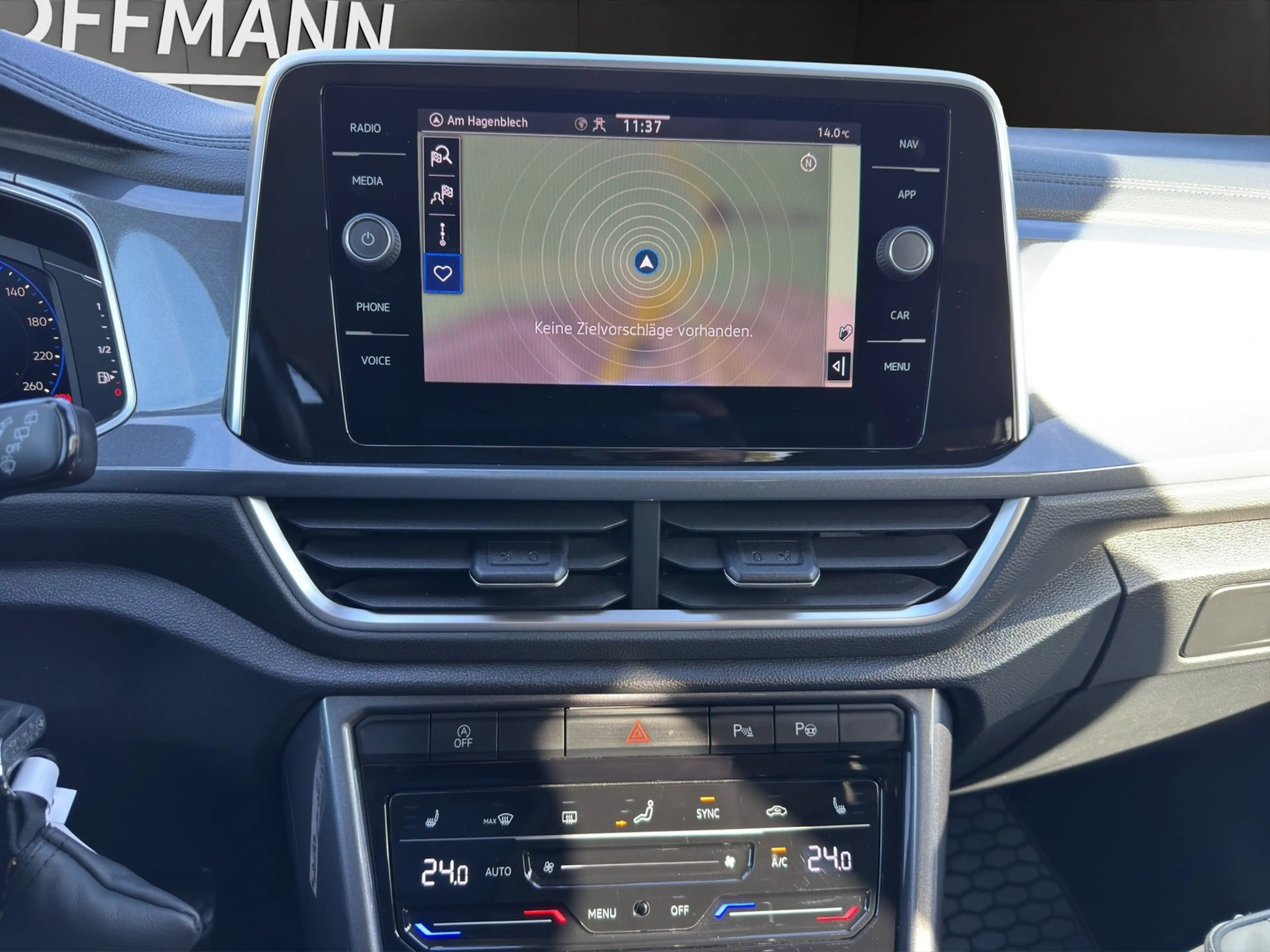 Volkswagen T-Roc 1.5 TSI DSG Style AHK+Navi+ACC — photo 12