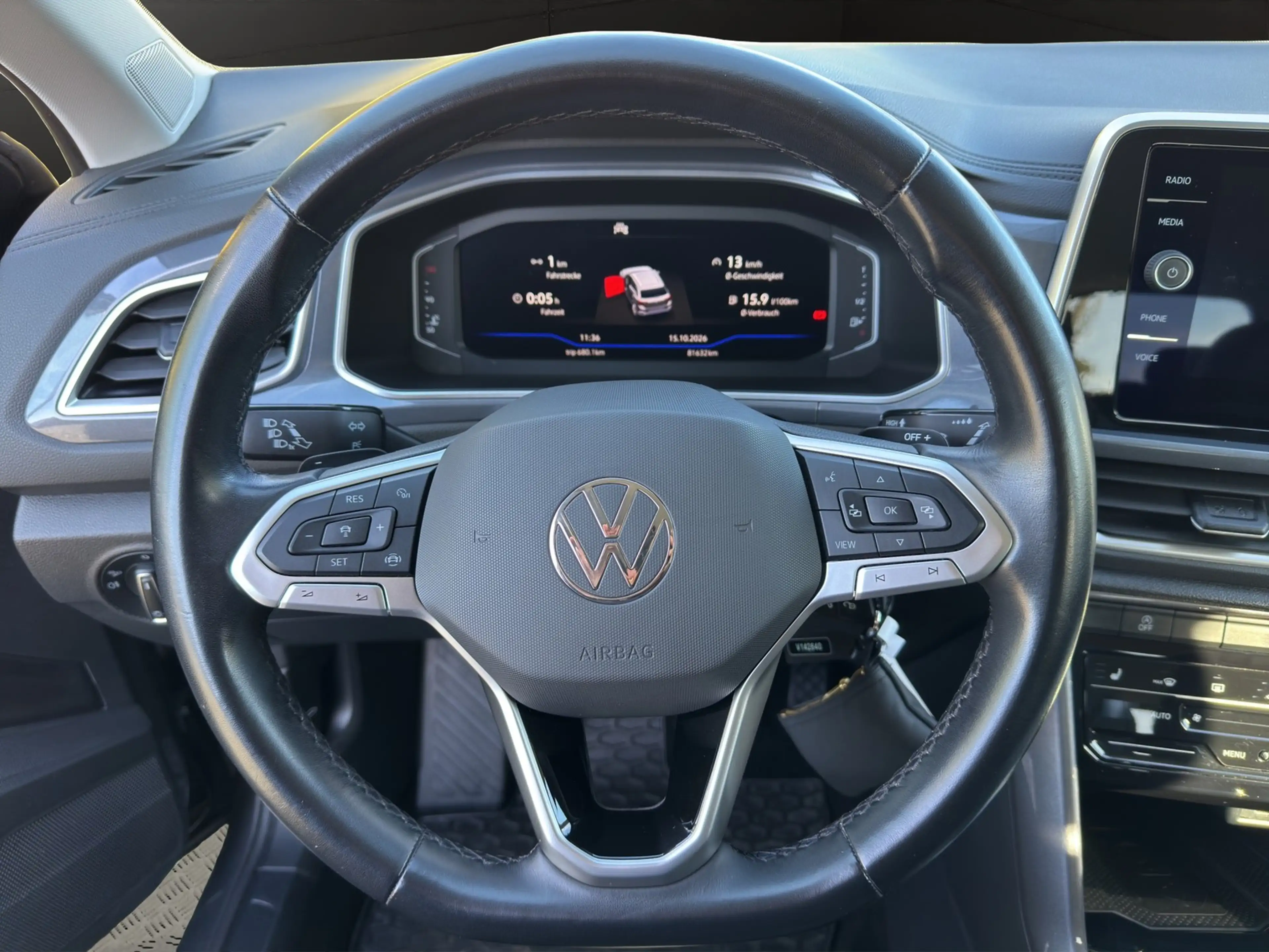 Volkswagen T-Roc 1.5 TSI DSG Style AHK+Navi+ACC — photo 9