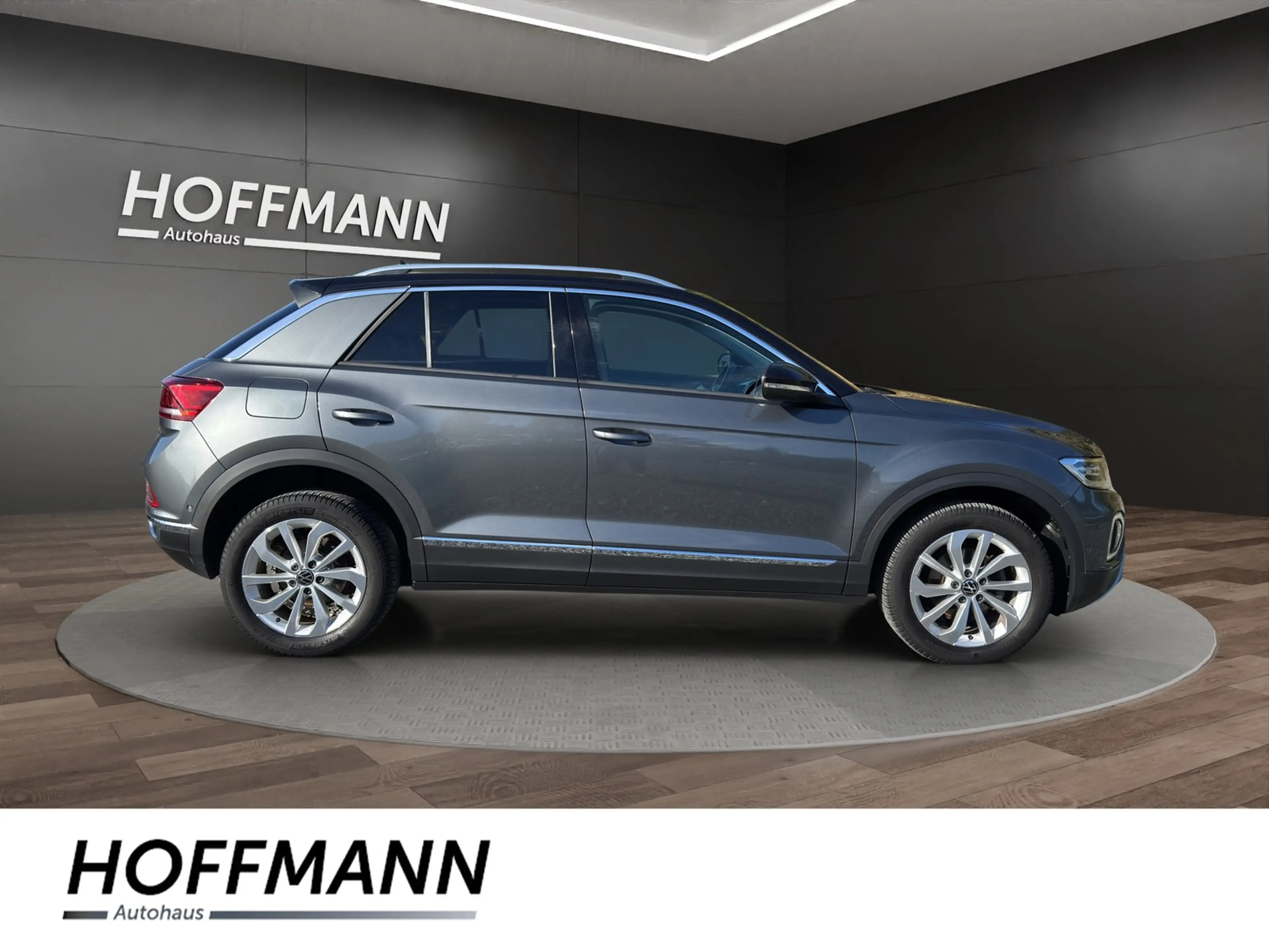Volkswagen T-Roc 1.5 TSI DSG Style AHK+Navi+ACC — photo 4
