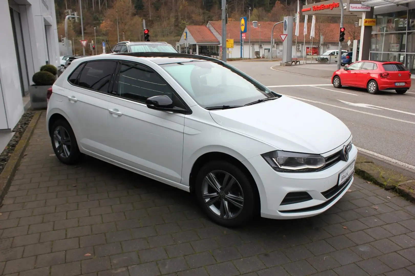Volkswagen Polo VI Active 1.0 TSI DSG Navi,Panodach,SHZ,BT Weiß - 2