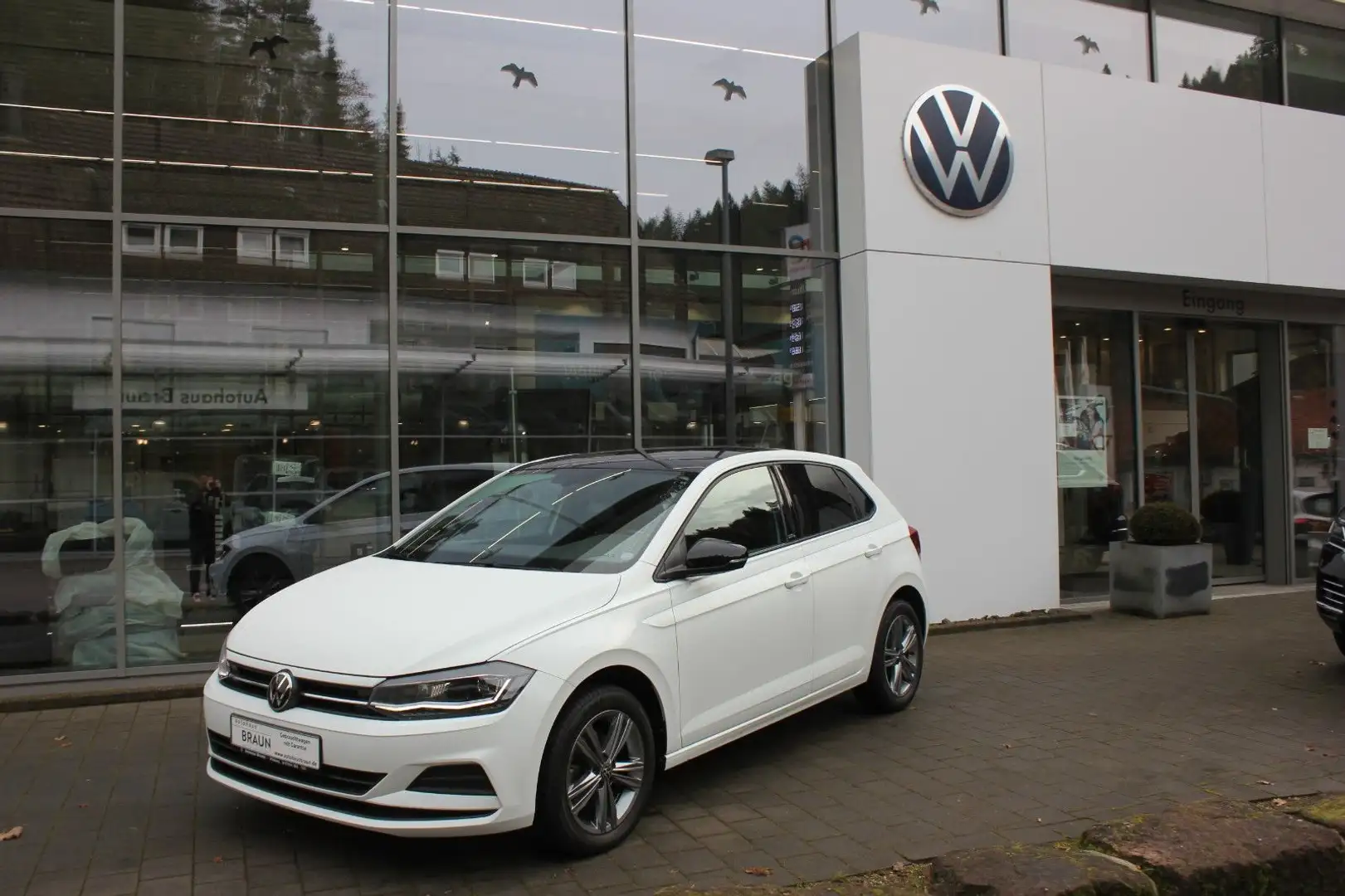 Volkswagen Polo VI Active 1.0 TSI DSG Navi,Panodach,SHZ,BT Weiß - 1