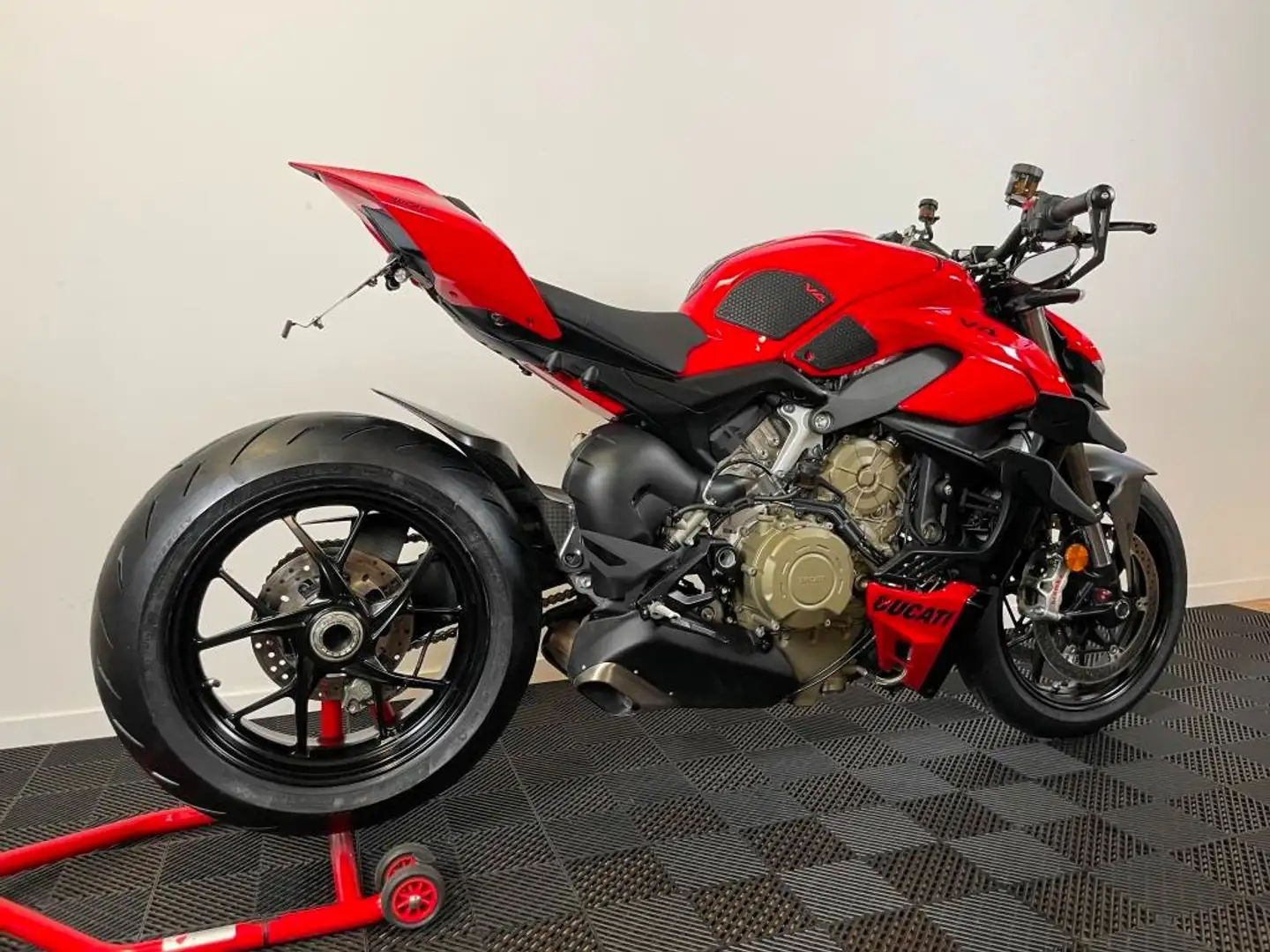 Ducati Streetfighter V4 + RK Approved Rood - 2