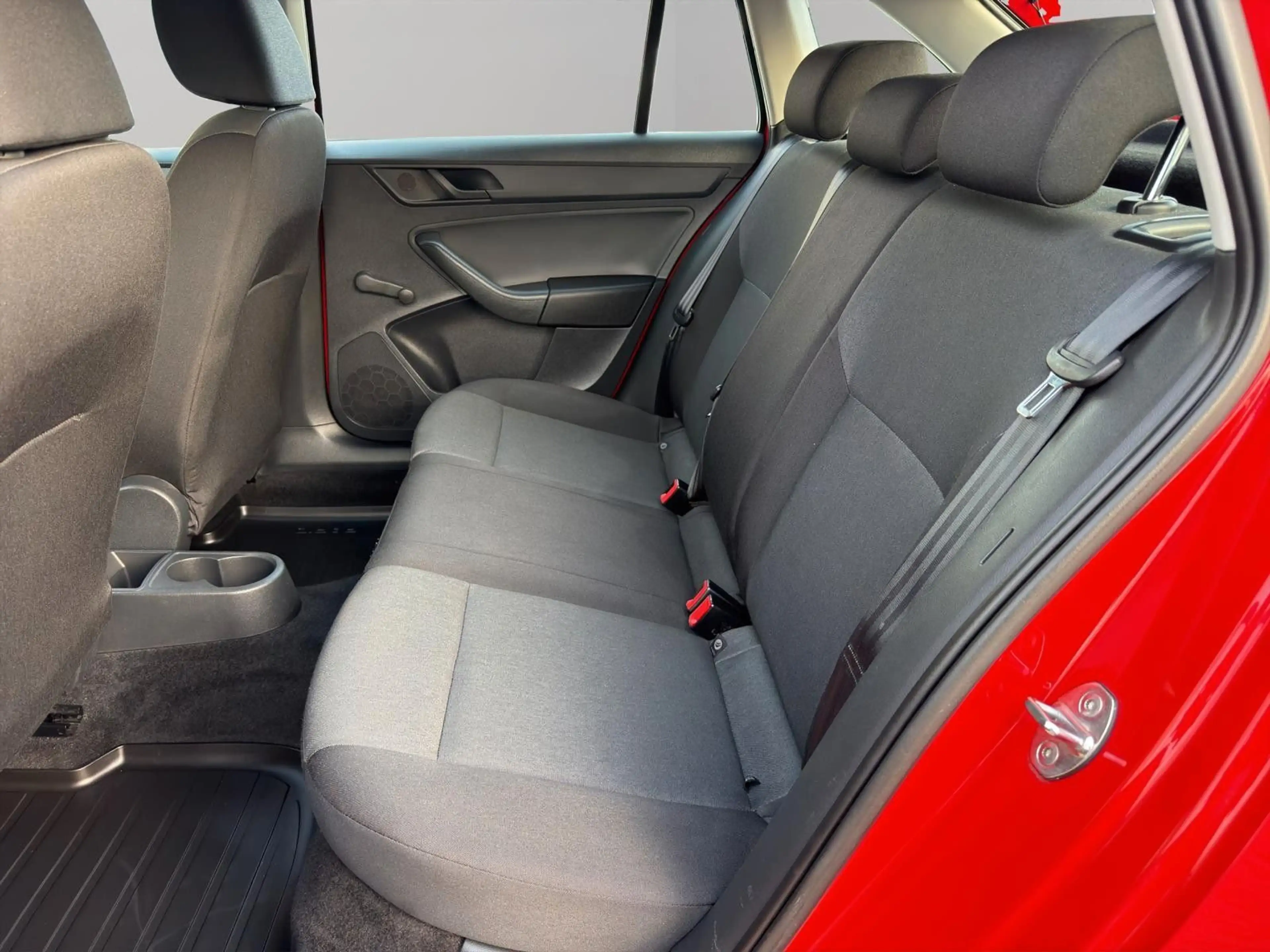 Skoda Rapid/Spaceback Spaceback Cool Edition KLIMA*PDC*Garantie* — photo 10