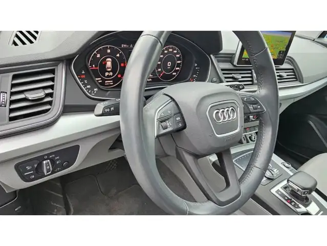 Audi Q5 view 5