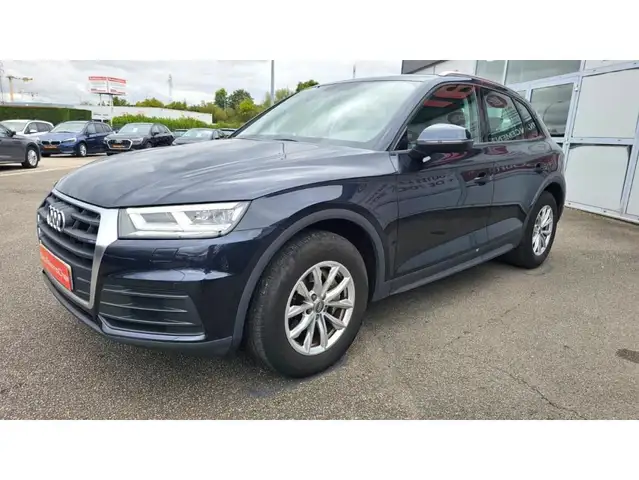Audi Q5 view 2