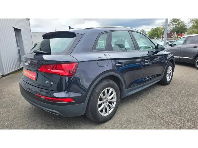 Audi Q5 view 3