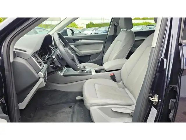 Audi Q5 view 14