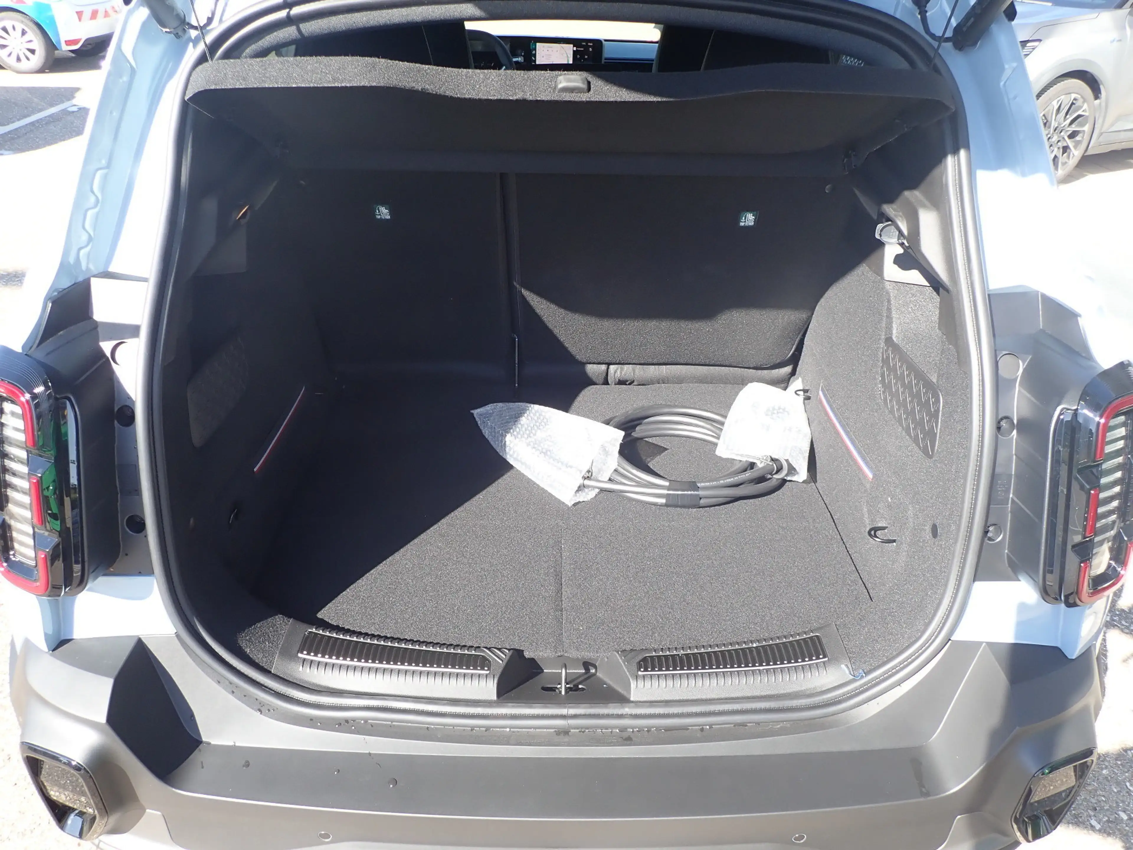Renault R 4 E-Tech elektr. Iconic "plein sud" 150 Comfort Range — photo 6