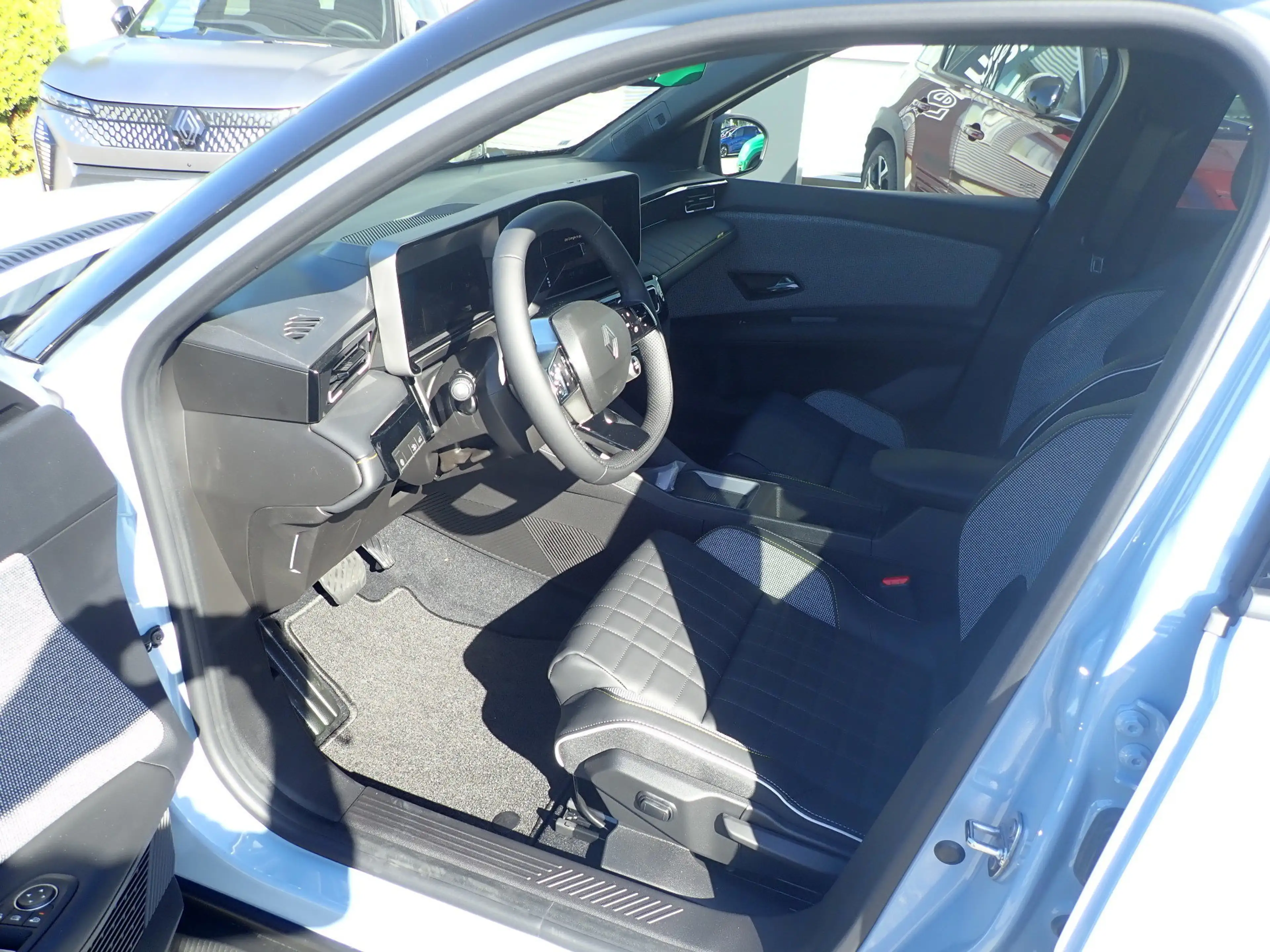 Renault R 4 E-Tech elektr. Iconic "plein sud" 150 Comfort Range — photo 8