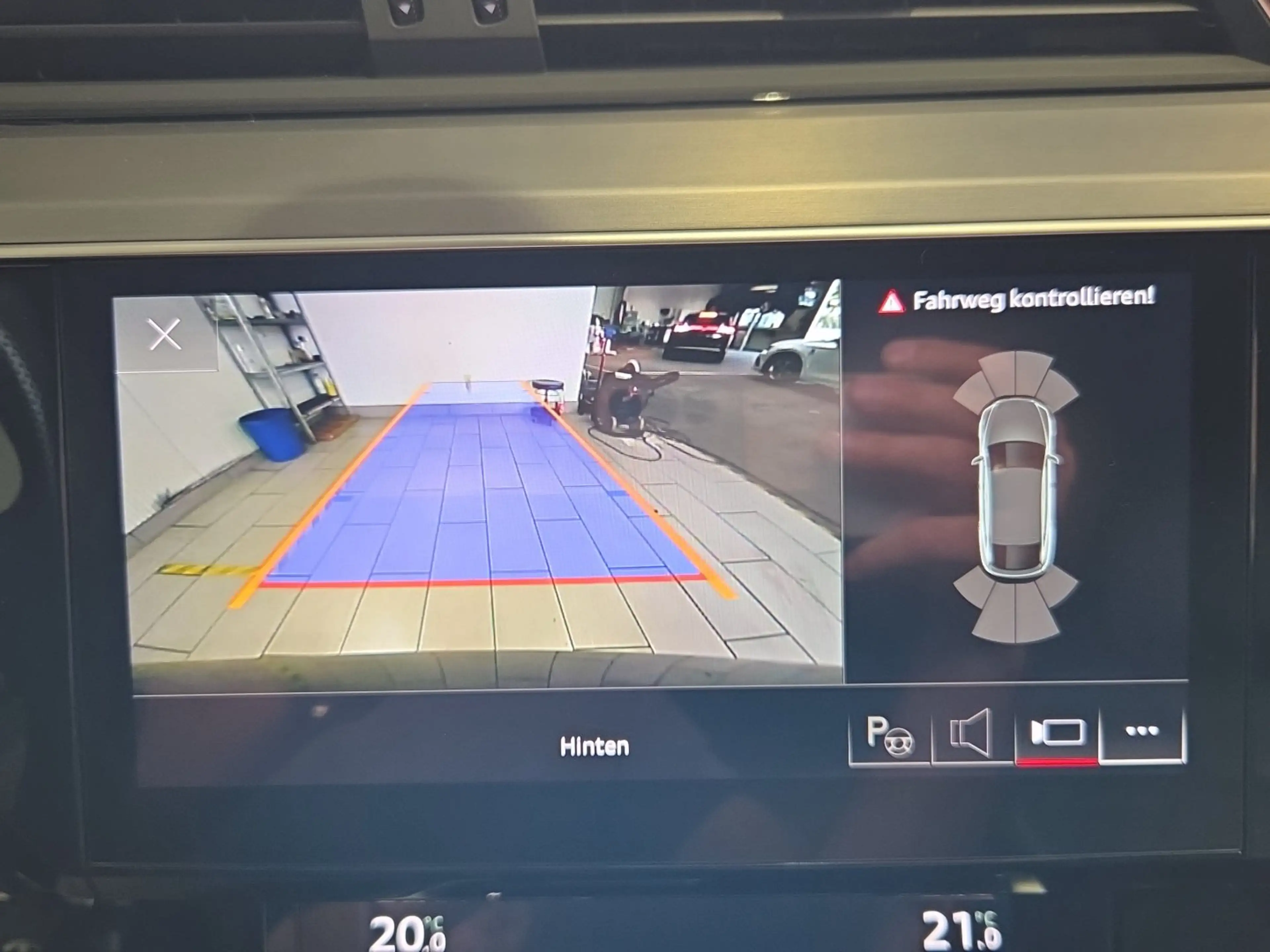 Audi e-tron 55 300 kW Business — photo 15