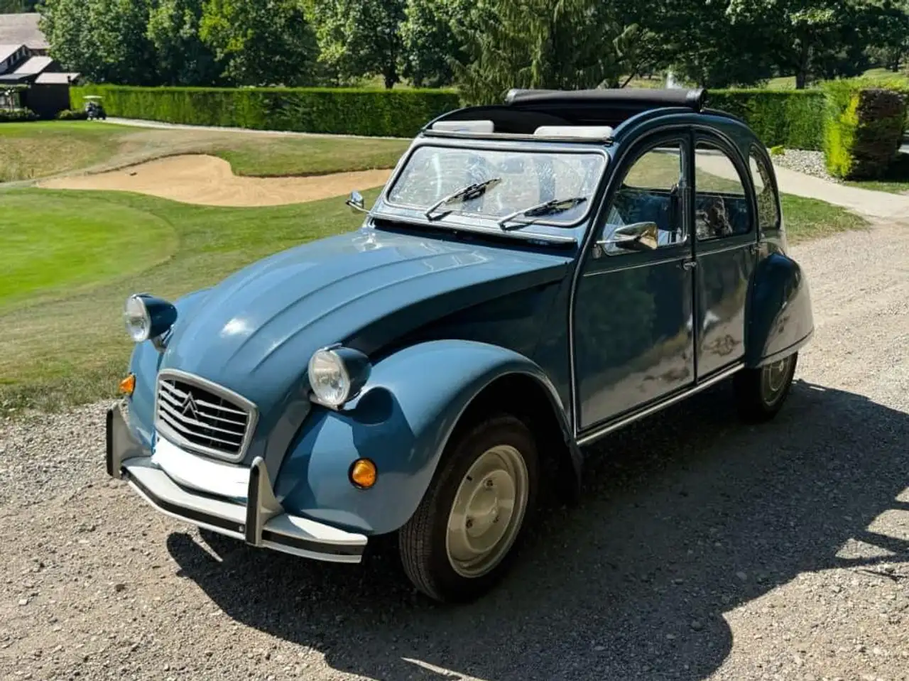 Citroen 2CV .