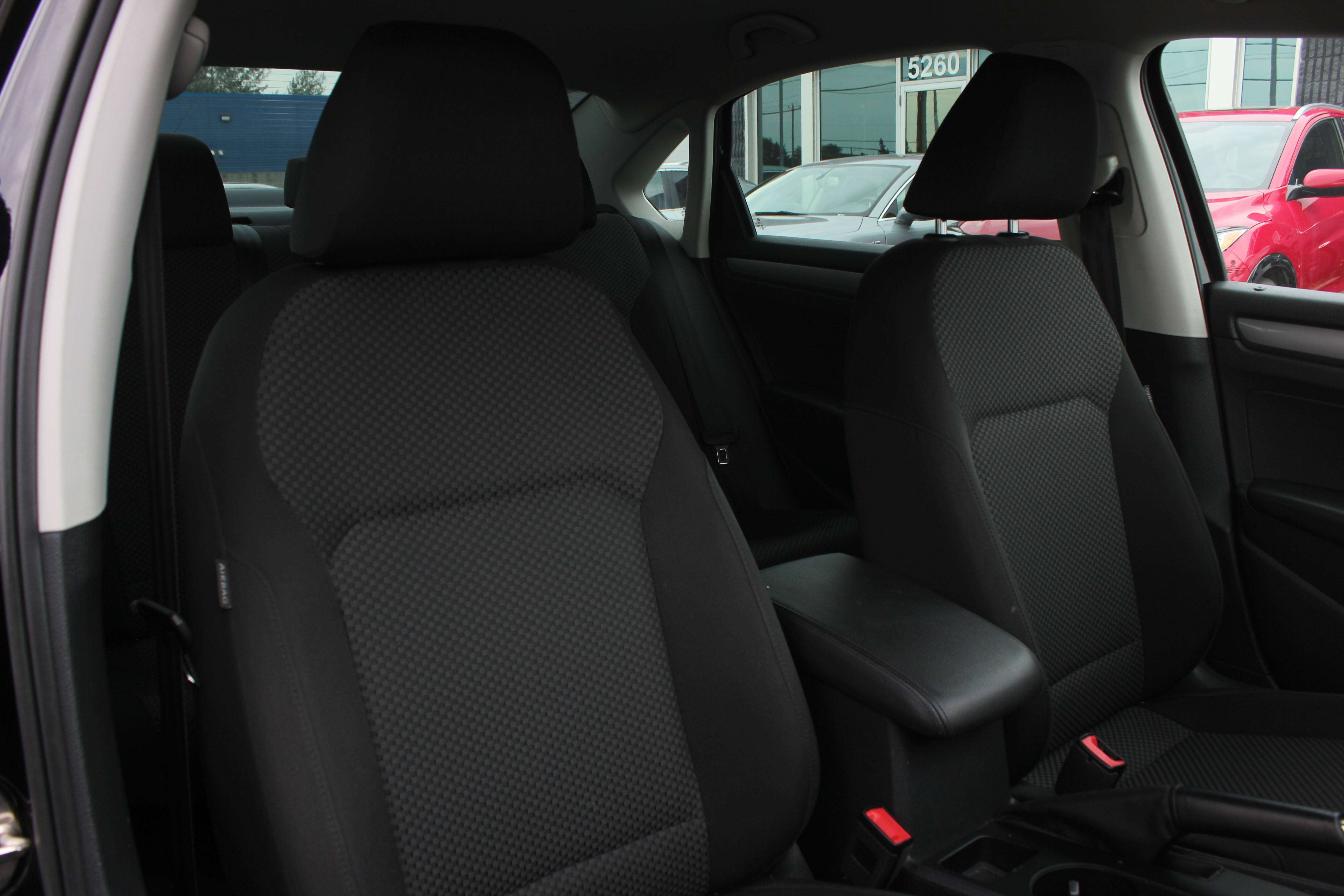2015 Volkswagen Passat Trendline - Image 16