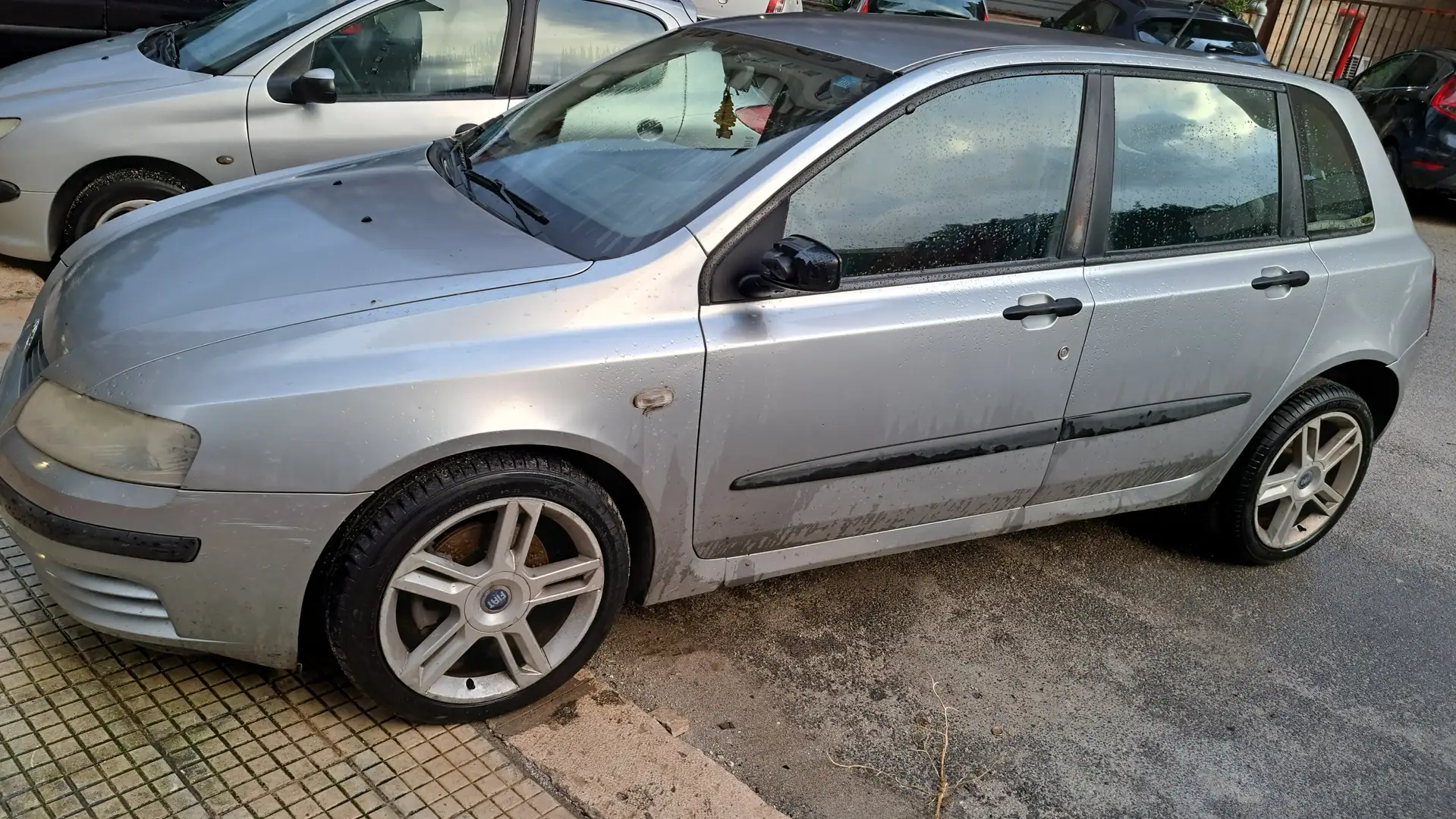 Fiat Stilo Stilo+2004+5p+1.9+jtd+Dynamic+115cv Plateado - 1