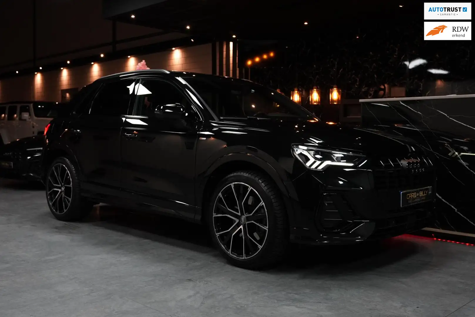Audi Q3 40 TFSI quattro S Line edition one Noir - 1